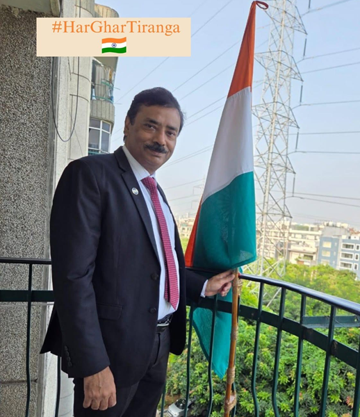 EIL CMD pays tribute to national flag